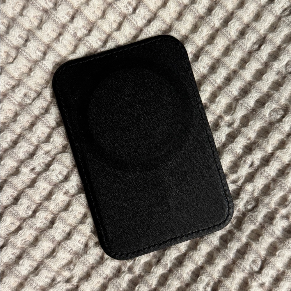 MagSafe Wallet - Picture 3 of 4